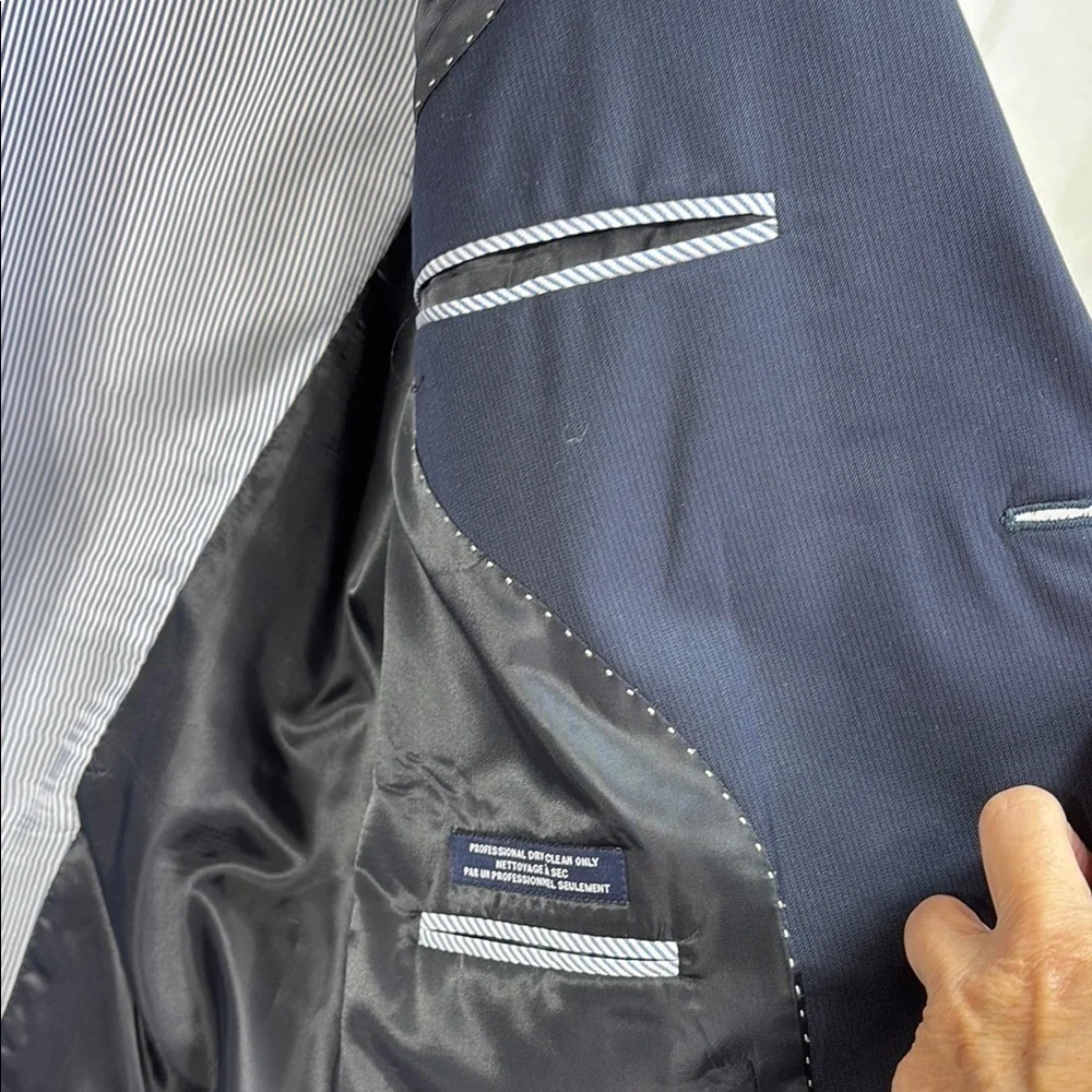 🏕️ Tommy Hilfiger navy wool Sport Coat with faint stripe
